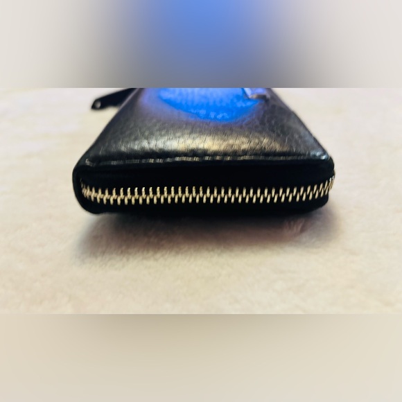 Cole Haan Continental Zip Wallet Black Pebbled Wallet EUC - Picture 2 of 10